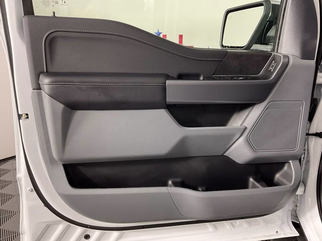 2026 Oxford White Ford F-150 XLT 4X4 Truck