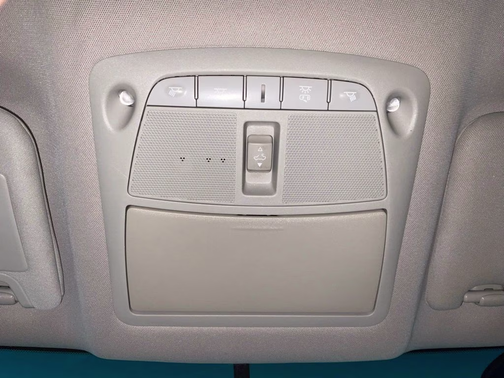 2014 Pearl White Nissan Altima 2.5 SV FWD Sedan