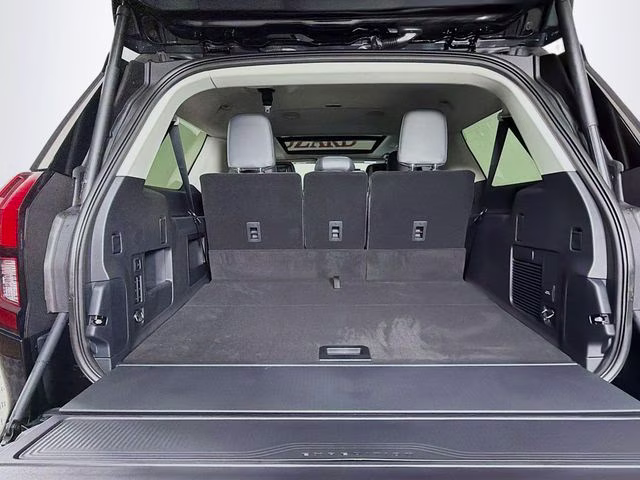 2027 Agate Black Metallic Ford Expedition Max Active RWD SUV