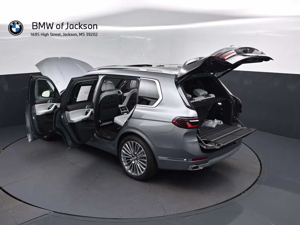 2027 Skyscraper Grey Metallic BMW X7 xDrive40i AWD SUV