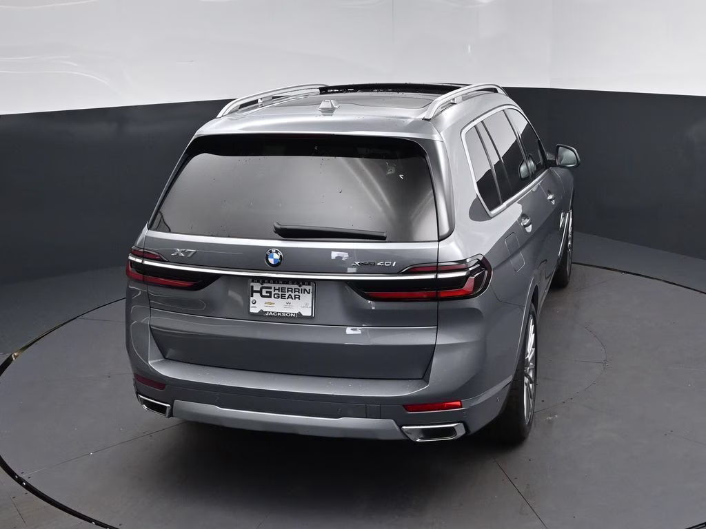 2027 Skyscraper Grey Metallic BMW X7 xDrive40i AWD SUV