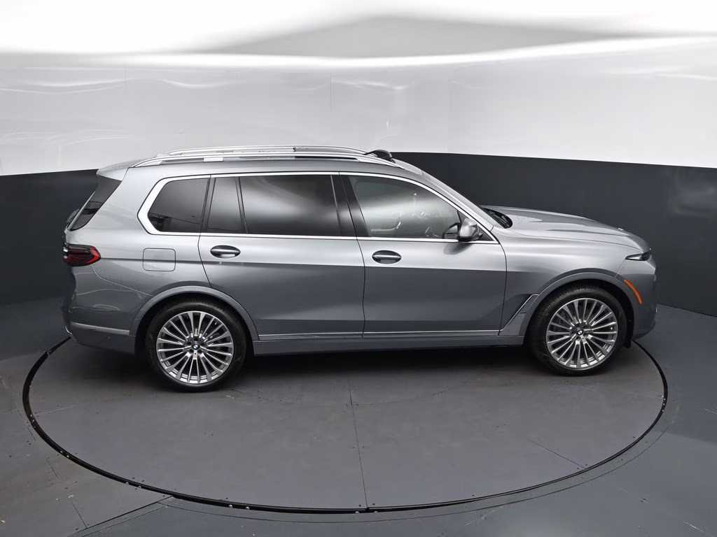 2027 Skyscraper Grey Metallic BMW X7 xDrive40i AWD SUV