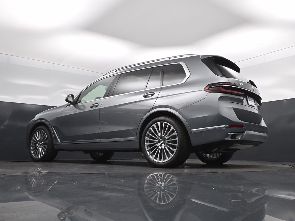 2027 Skyscraper Grey Metallic BMW X7 xDrive40i AWD SUV