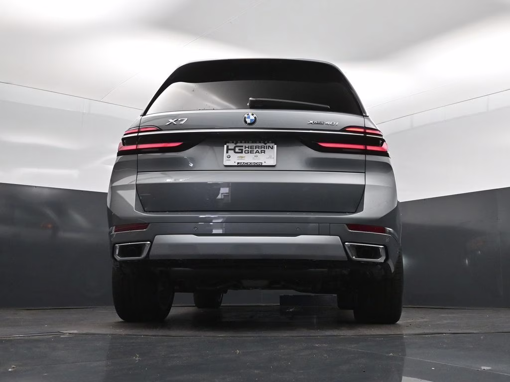 2027 Skyscraper Grey Metallic BMW X7 xDrive40i AWD SUV