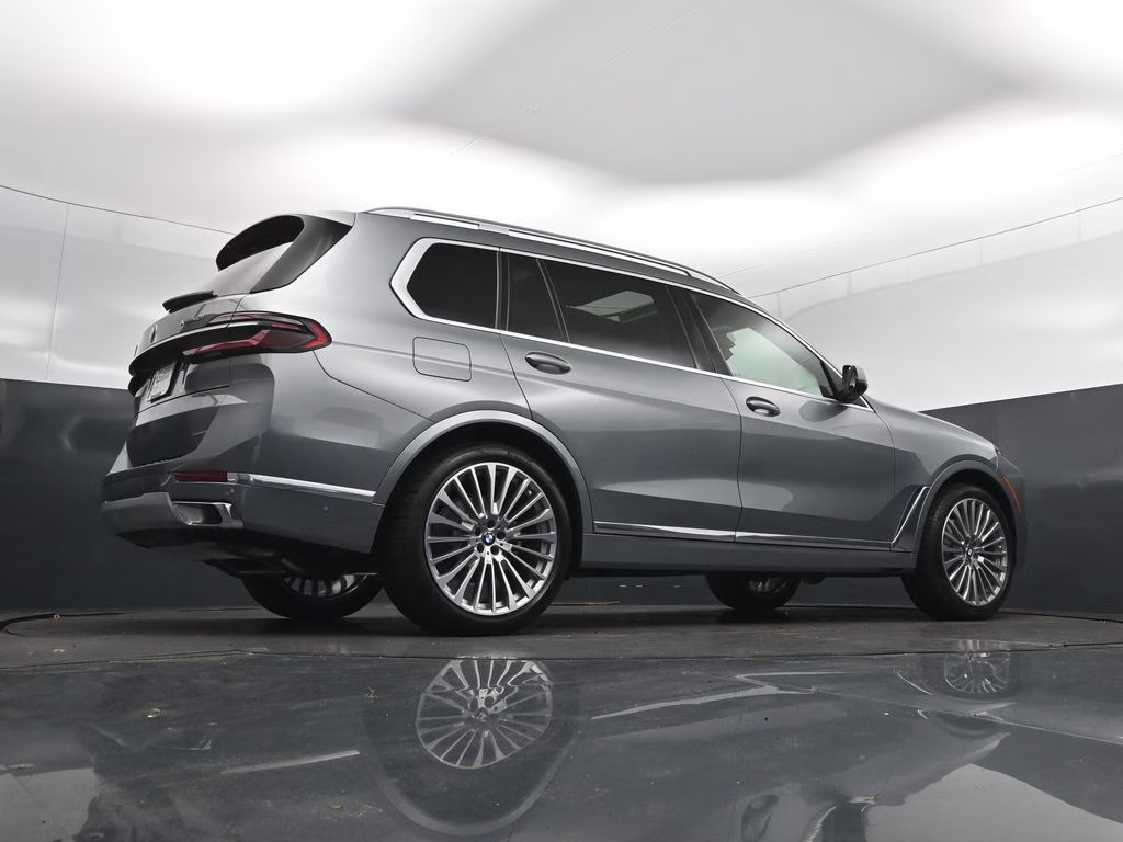 2027 Skyscraper Grey Metallic BMW X7 xDrive40i AWD SUV