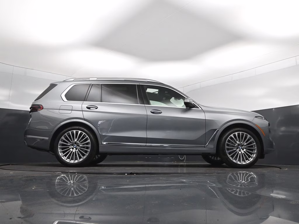 2027 Skyscraper Grey Metallic BMW X7 xDrive40i AWD SUV