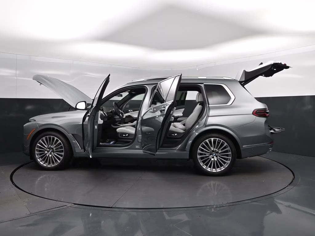 2027 Skyscraper Grey Metallic BMW X7 xDrive40i AWD SUV