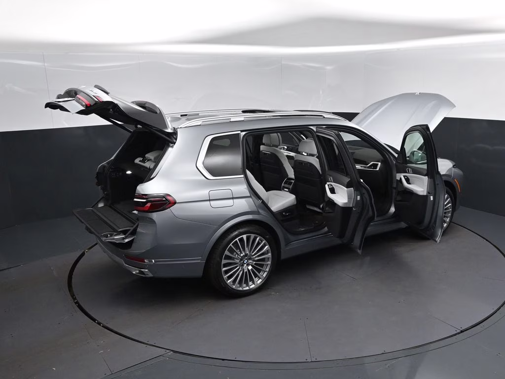 2027 Skyscraper Grey Metallic BMW X7 xDrive40i AWD SUV
