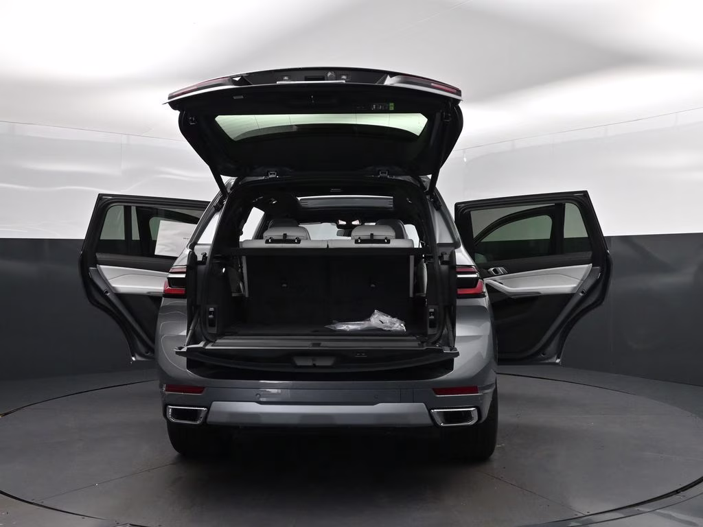 2027 Skyscraper Grey Metallic BMW X7 xDrive40i AWD SUV