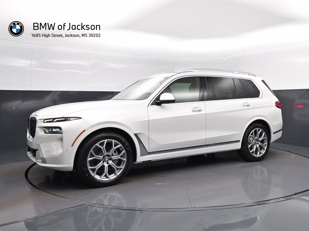 2027 Mineral White Metallic BMW X7 xDrive40i AWD SUV