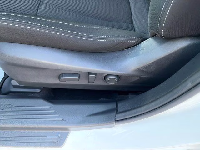 2022 Crystal White Pearl Subaru Legacy Premium AWD Sedan