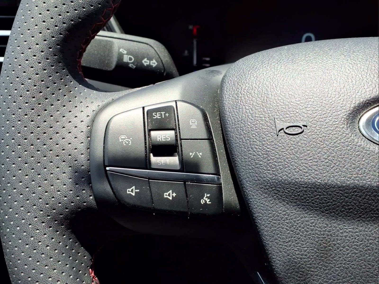 2024 Silver Metallic Ford Escape ST-Line FWD SUV