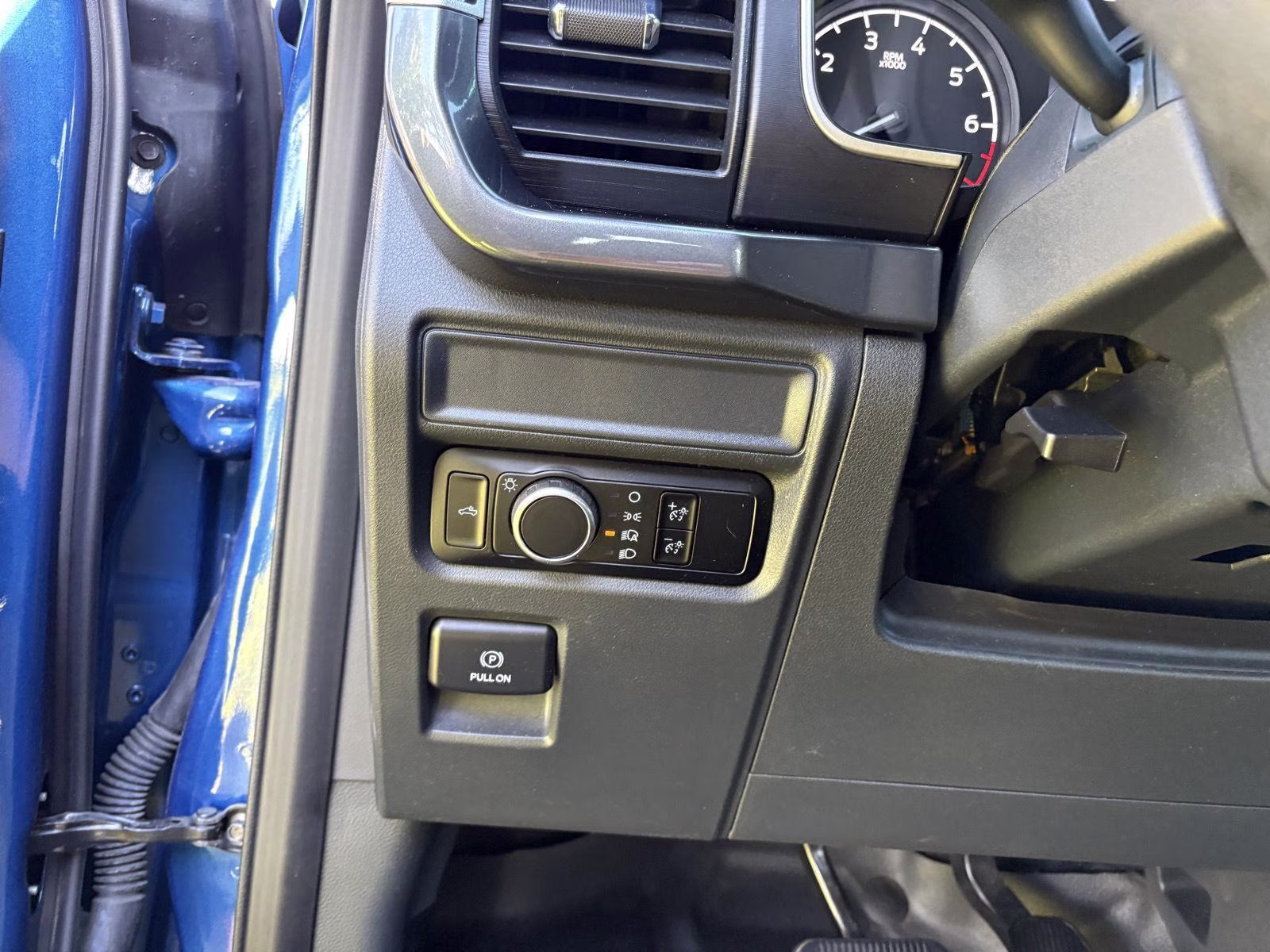 2023 Atlas Blue Ford F-150 XL 4X4 Truck