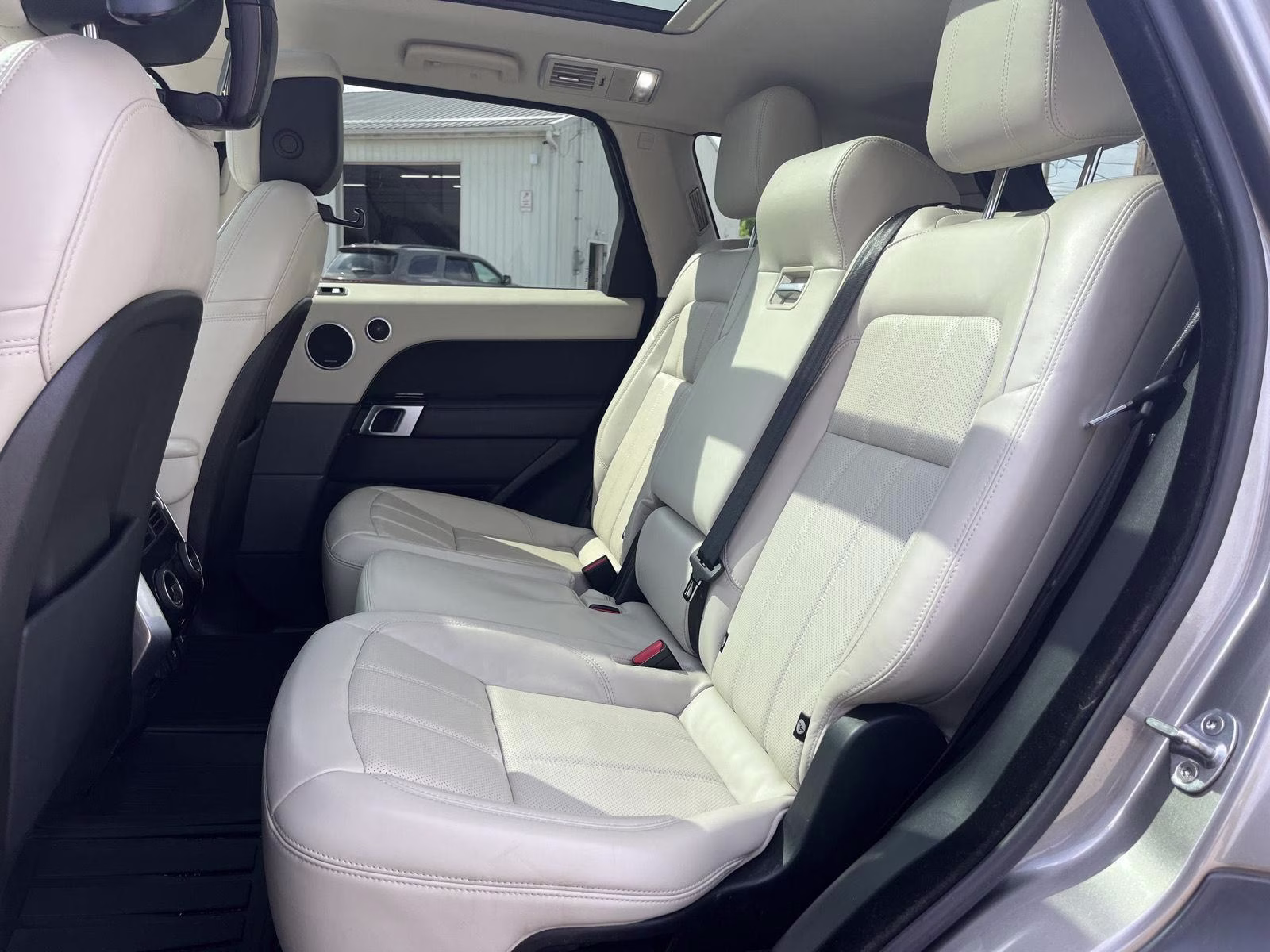2020 Indus Silver Metallic Land Rover Range Rover Sport HSE AWD SUV