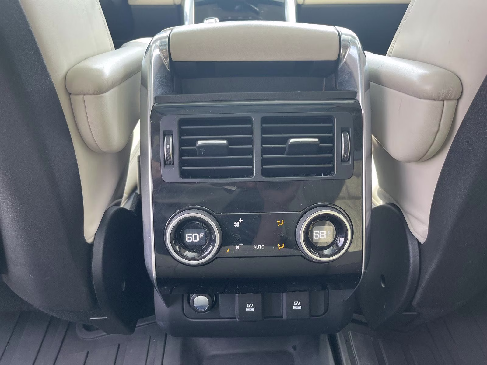 2020 Indus Silver Metallic Land Rover Range Rover Sport HSE AWD SUV
