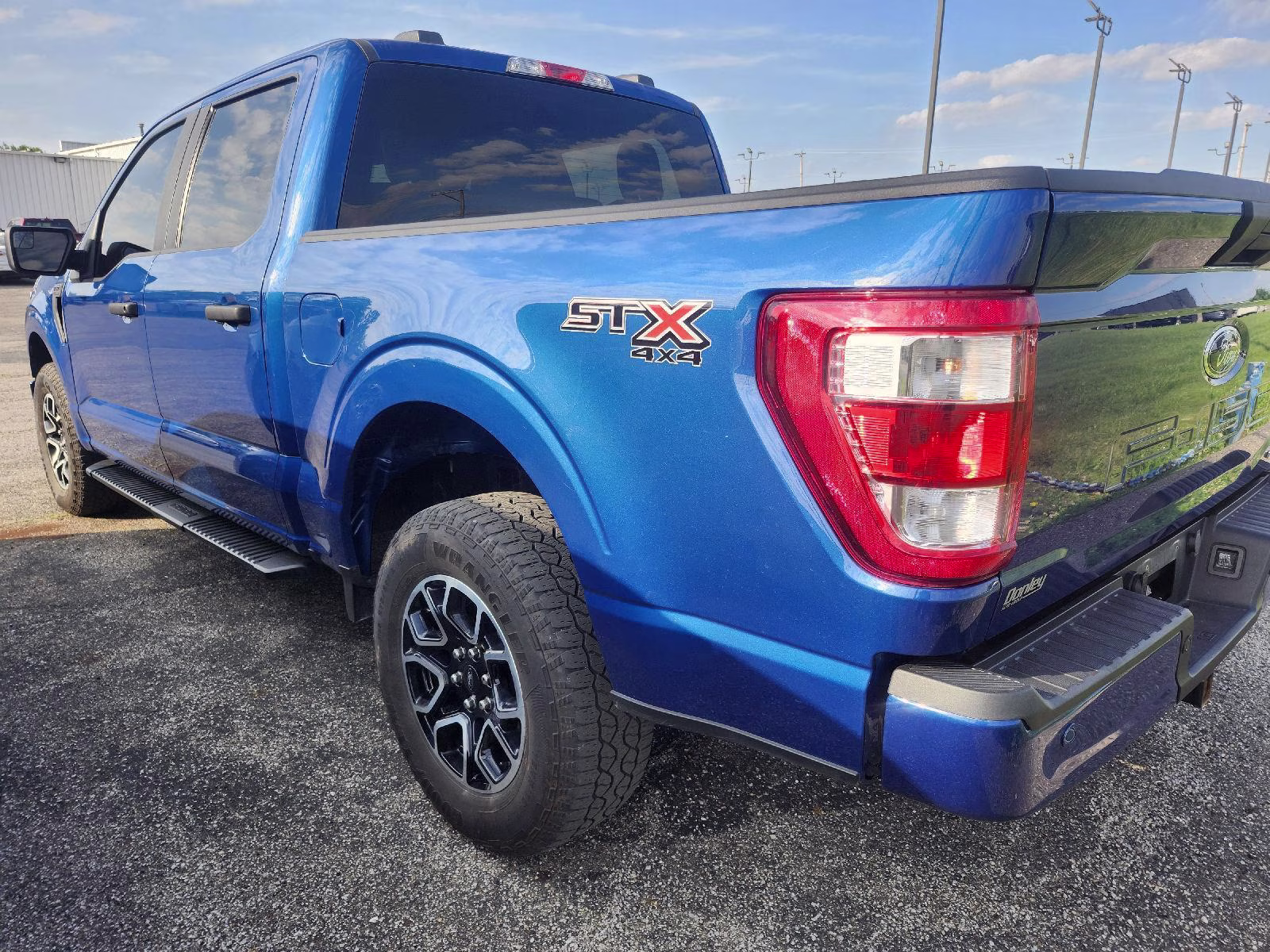 2023 Atlas Blue Ford F-150 XL 4X4 Truck