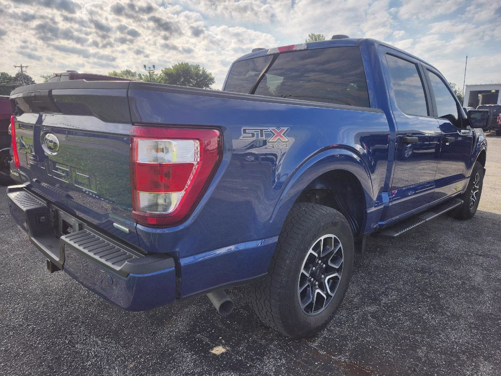 2023 Atlas Blue Ford F-150 XL 4X4 Truck