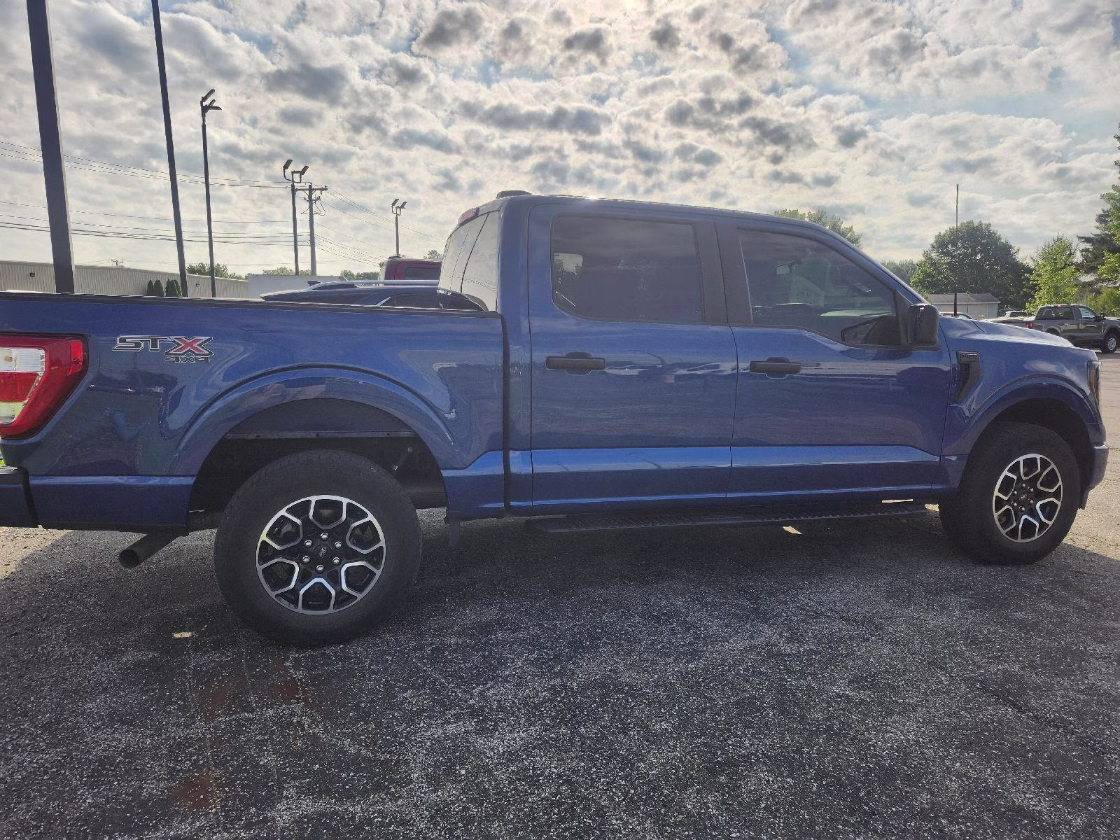 2023 Atlas Blue Ford F-150 XL 4X4 Truck
