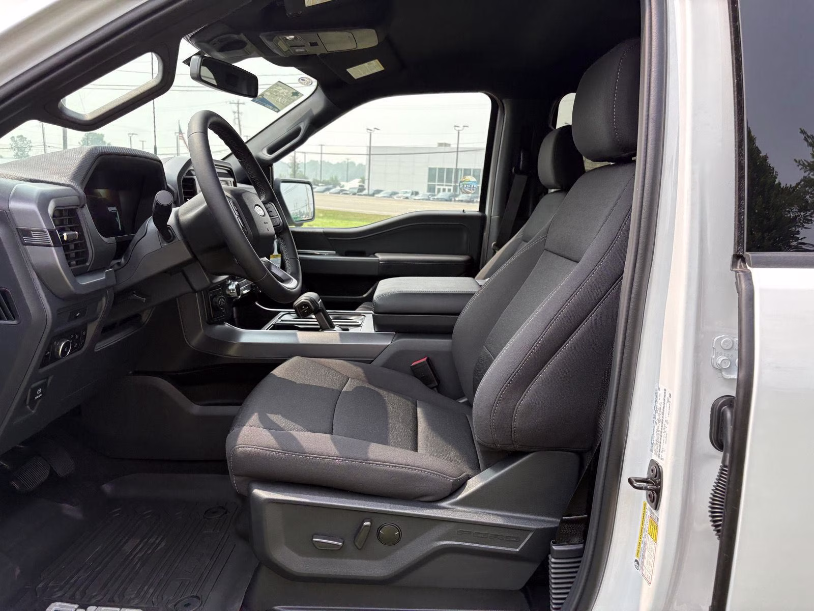 2026 Oxford White Ford F-150 XLT 4X4 Truck