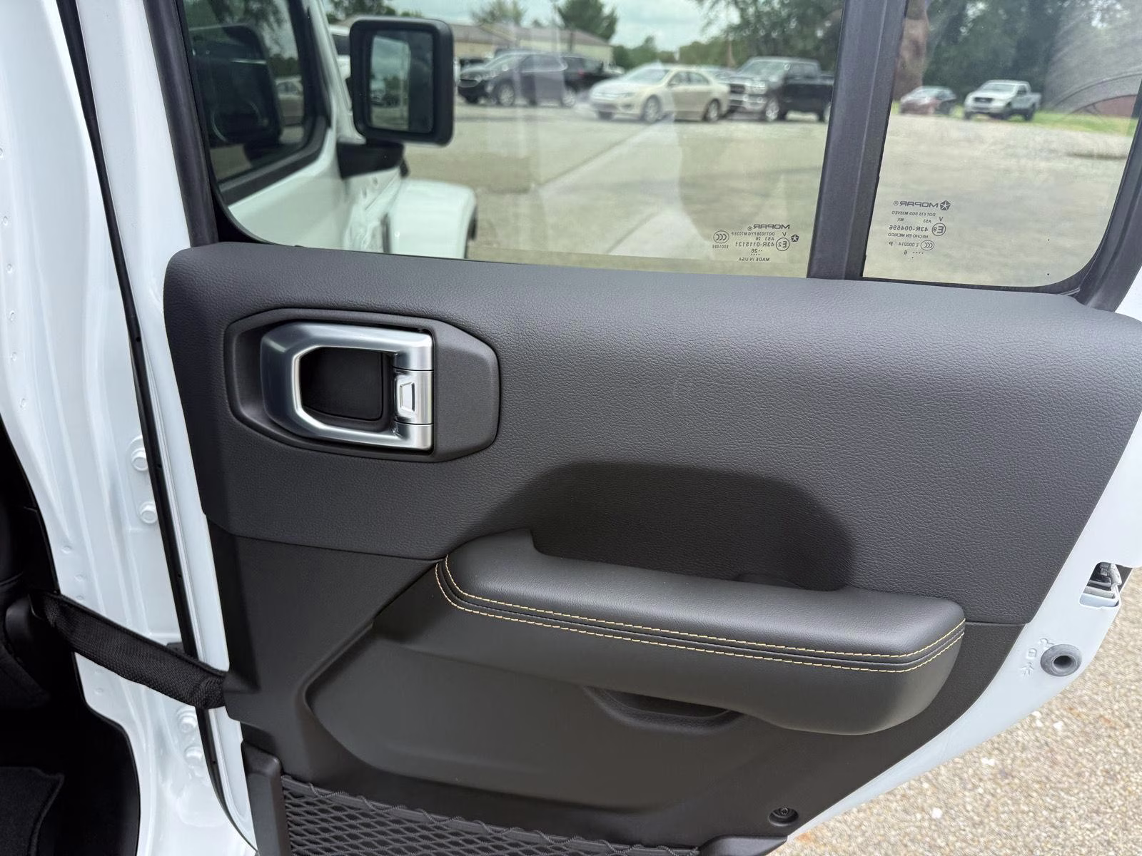 2026 Bright White Clearcoat Jeep Wrangler Sahara 4X4 4-door