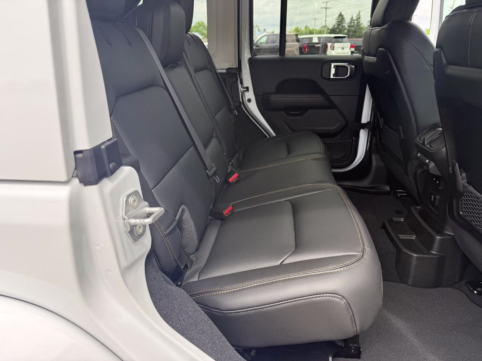2026 Bright White Clearcoat Jeep Wrangler Sahara 4X4 4-door