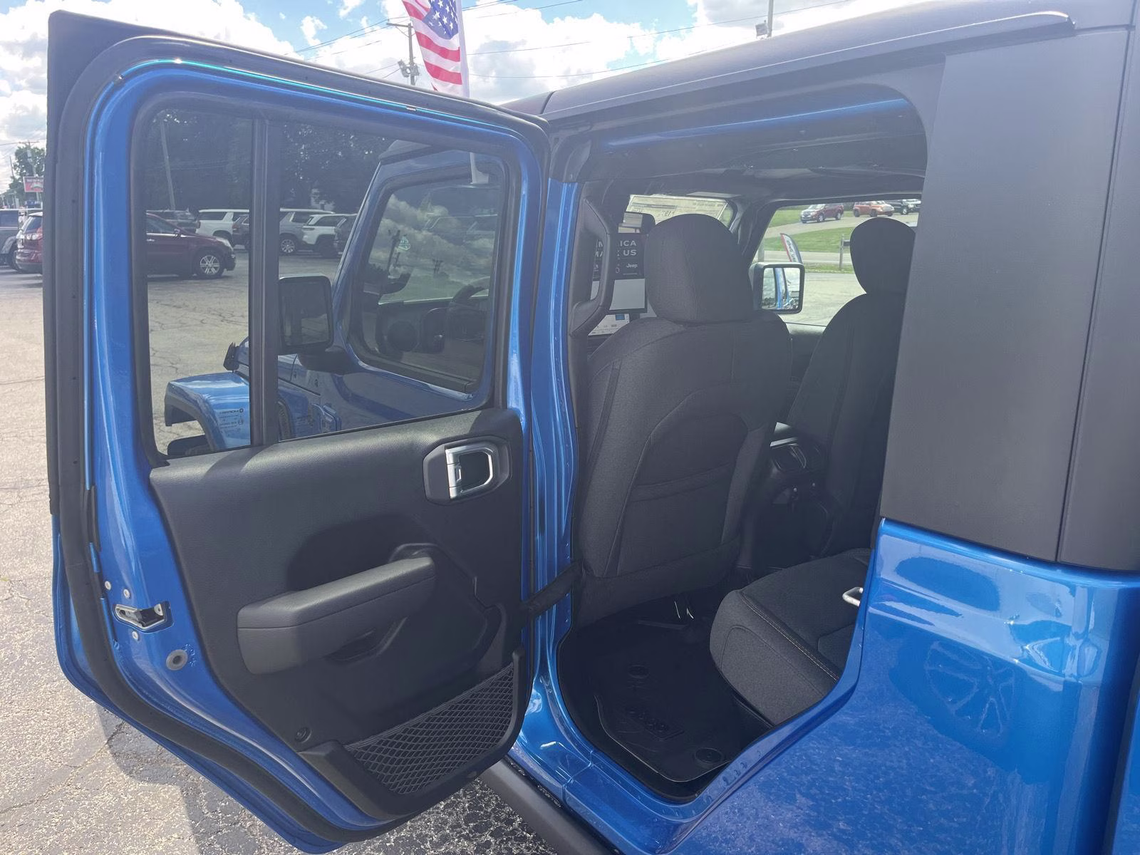 2026 Hydro Blue Pearlcoat Jeep Gladiator Willys 4X4 Truck
