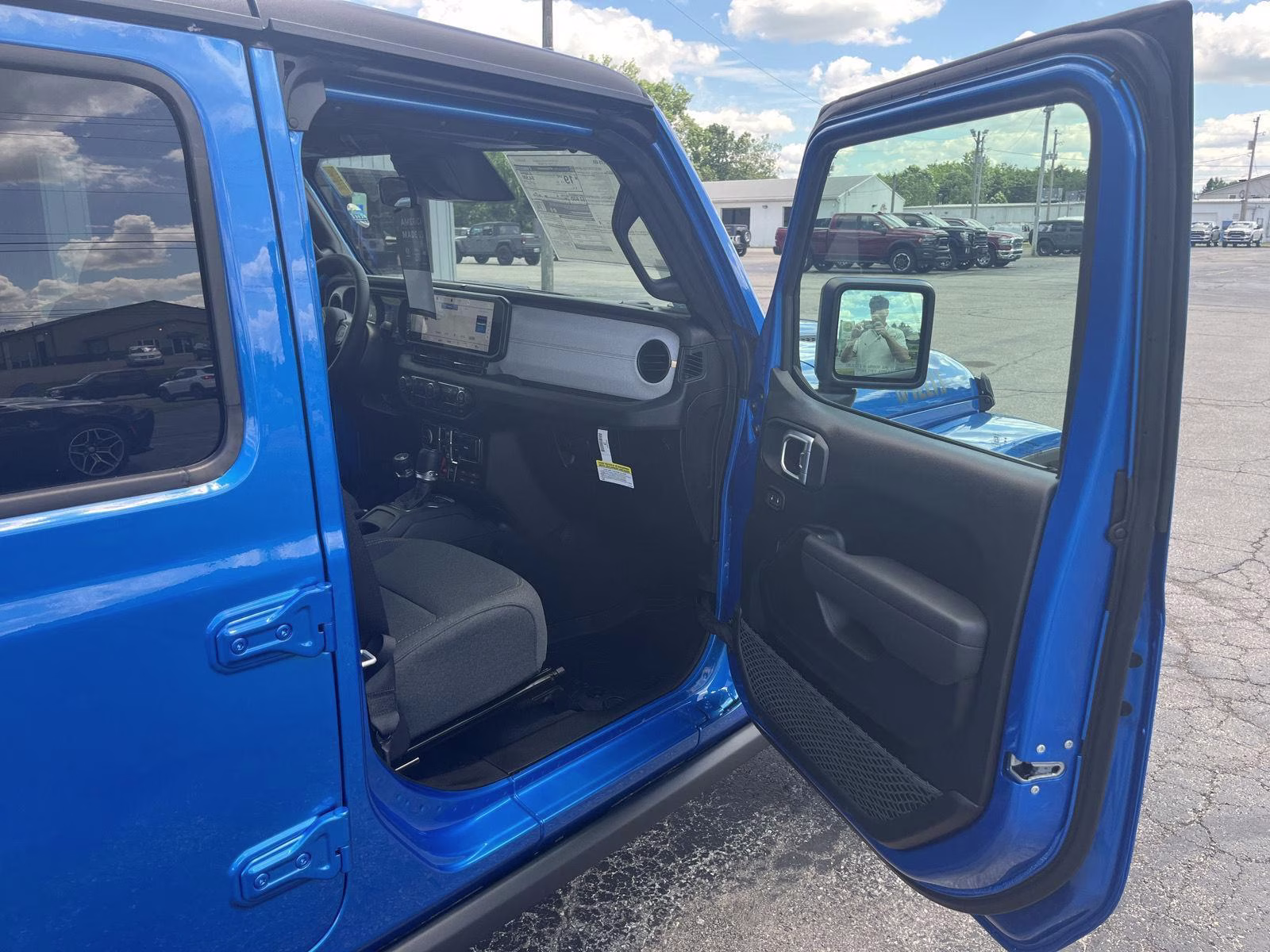 2026 Hydro Blue Pearlcoat Jeep Gladiator Willys 4X4 Truck