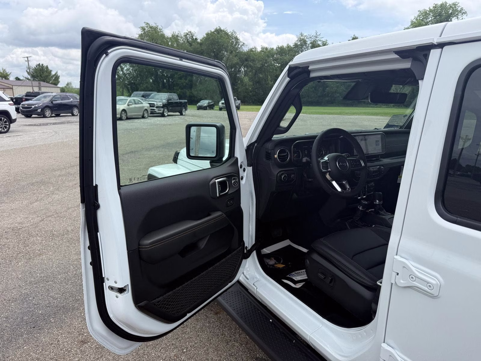 2026 Bright White Clearcoat Jeep Wrangler Sahara 4X4 4-door
