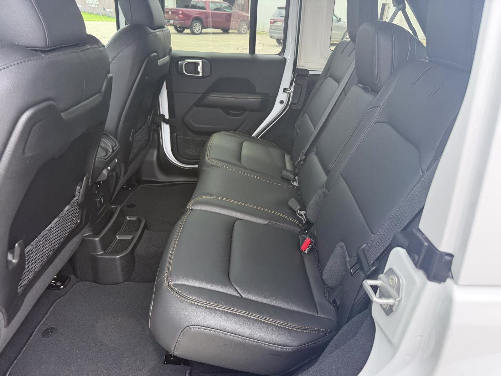 2026 Bright White Clearcoat Jeep Wrangler Sahara 4X4 4-door