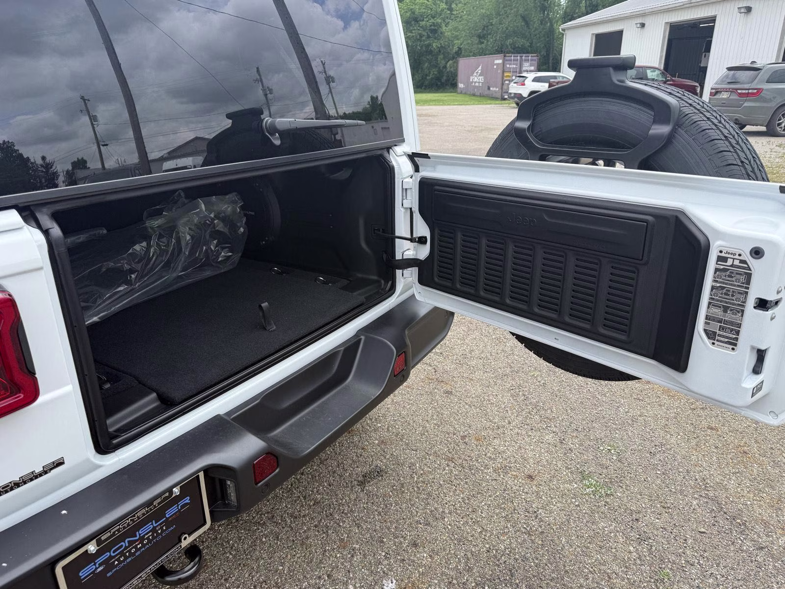 2026 Bright White Clearcoat Jeep Wrangler Sahara 4X4 4-door