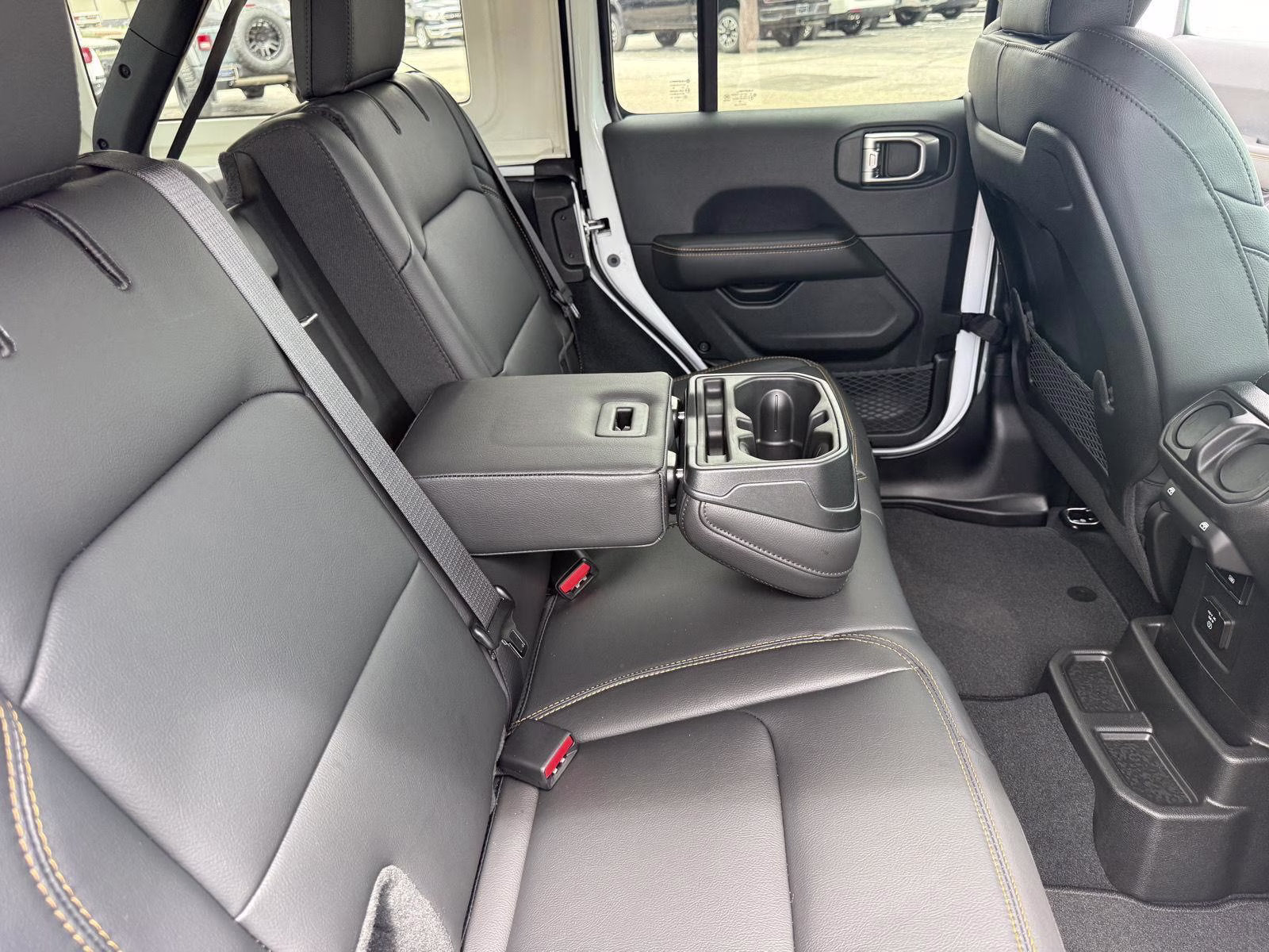 2026 Bright White Clearcoat Jeep Wrangler Sahara 4X4 4-door
