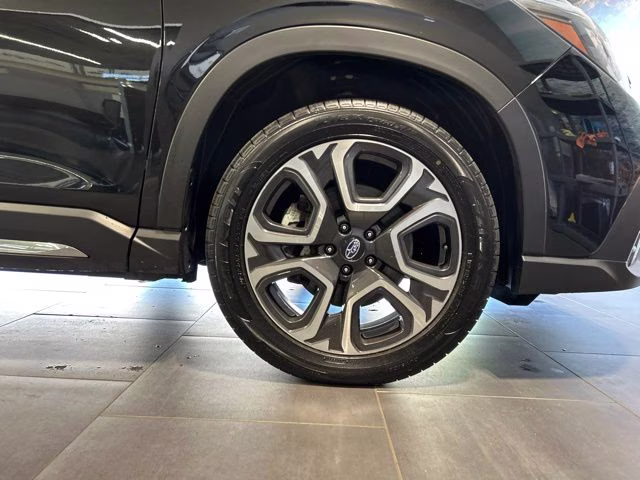 2023 Crystal Black Silica Subaru Ascent Limited AWD SUV