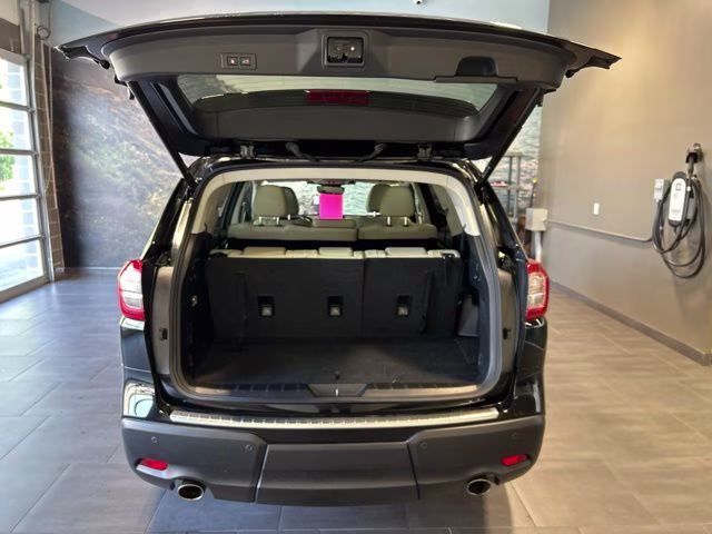 2023 Crystal Black Silica Subaru Ascent Limited AWD SUV