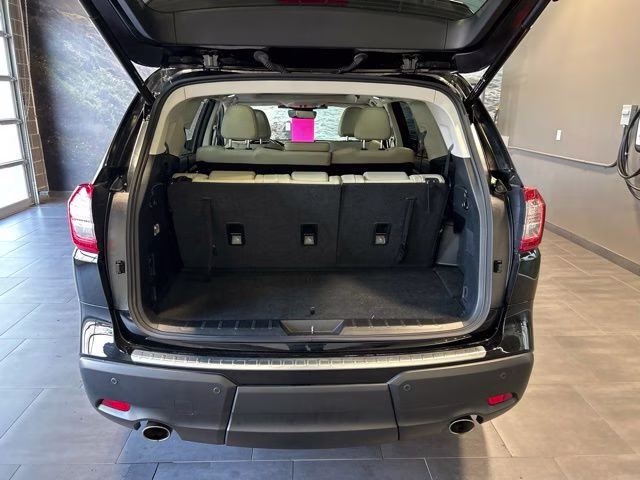 2023 Crystal Black Silica Subaru Ascent Limited AWD SUV