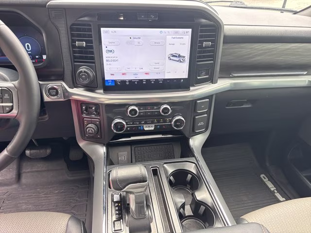 2025 White Metallic Ford F-150 LARIAT 4X4 Truck