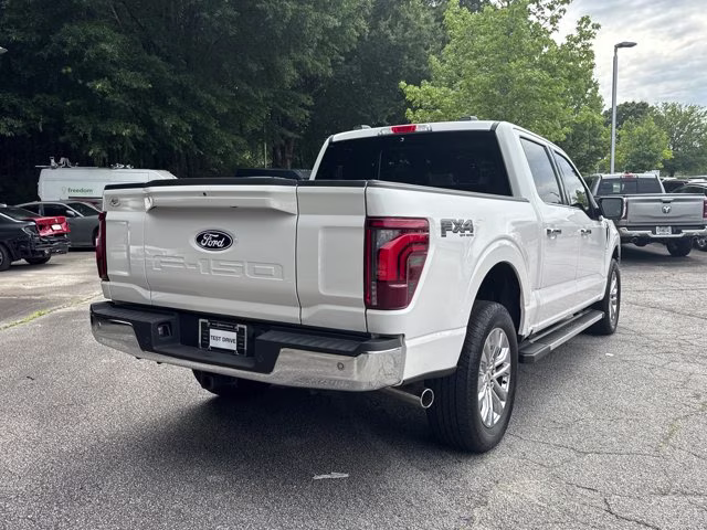2025 White Metallic Ford F-150 LARIAT 4X4 Truck