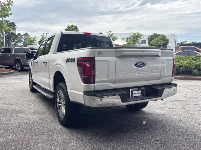 2025 White Metallic Ford F-150 LARIAT 4X4 Truck