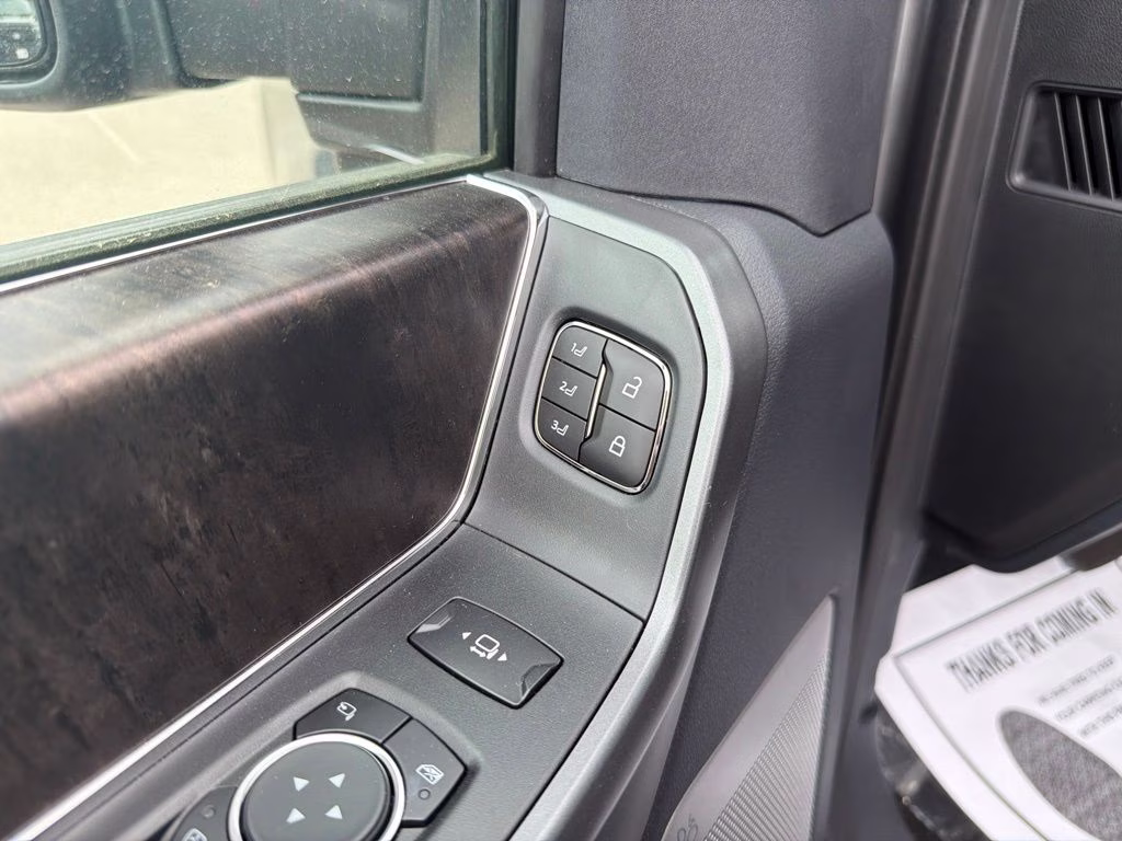 2026 Gray Metallic Ford Super Duty F-350 SRW Lariat 4X4 Truck