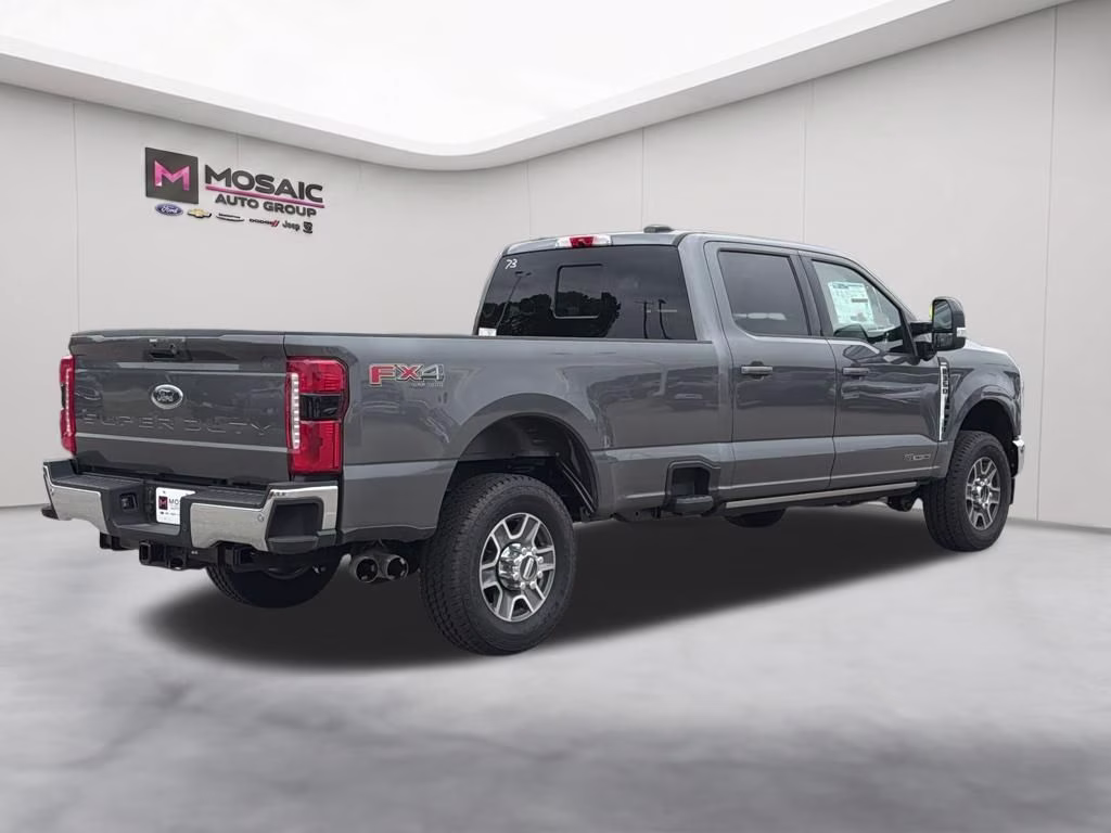 2026 Gray Metallic Ford Super Duty F-350 SRW Lariat 4X4 Truck