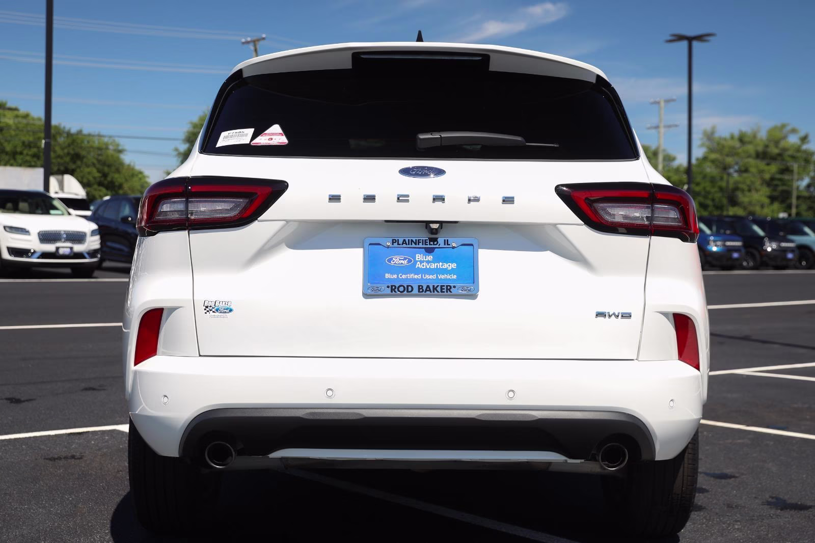 2024 Star White Metallic Tri-Coat Ford Escape ST-Line AWD SUV