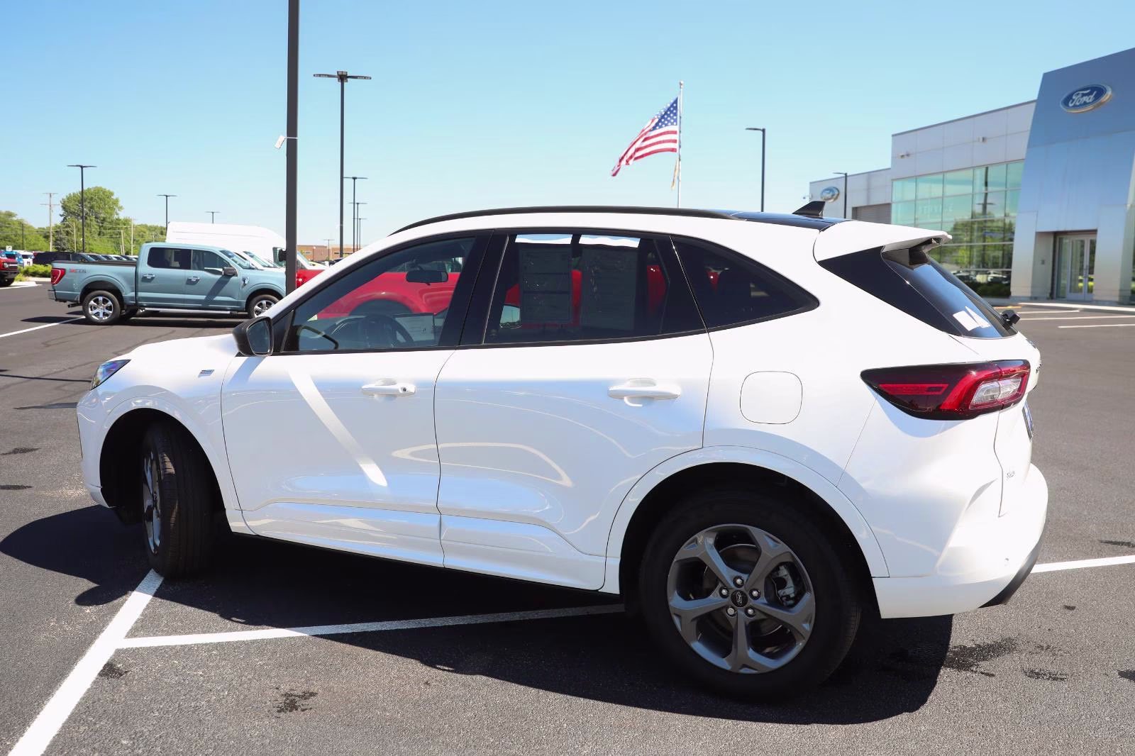 2024 Star White Metallic Tri-Coat Ford Escape ST-Line AWD SUV