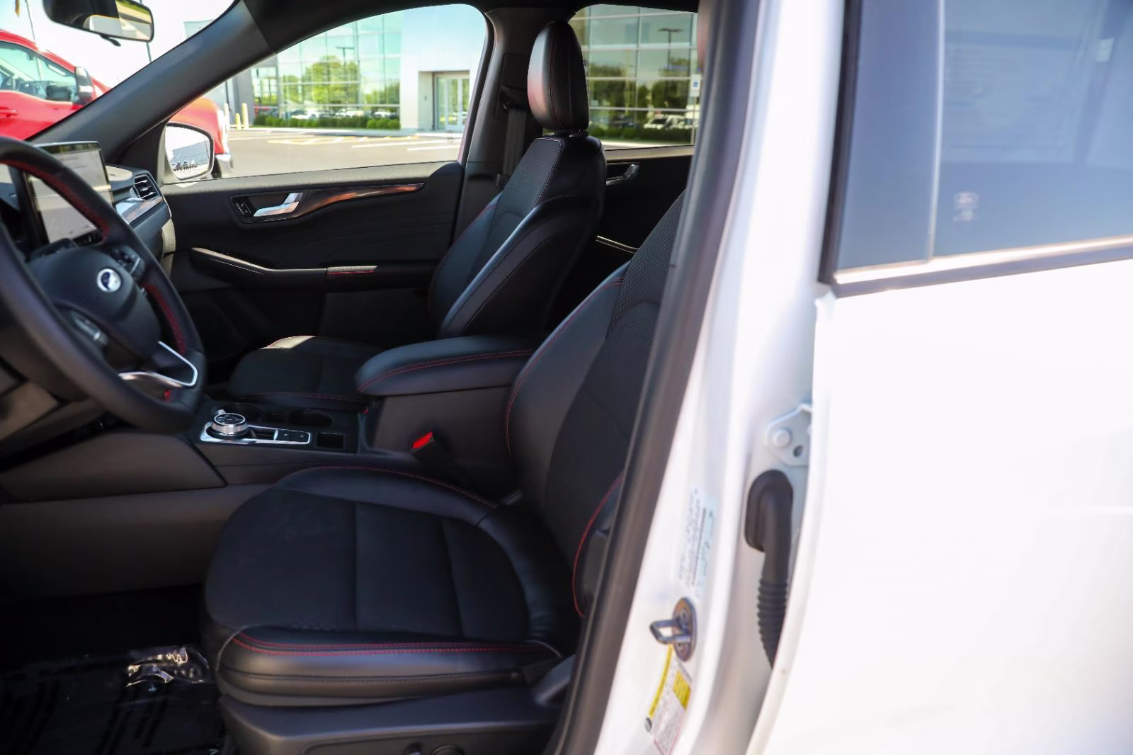 2024 Star White Metallic Tri-Coat Ford Escape ST-Line AWD SUV