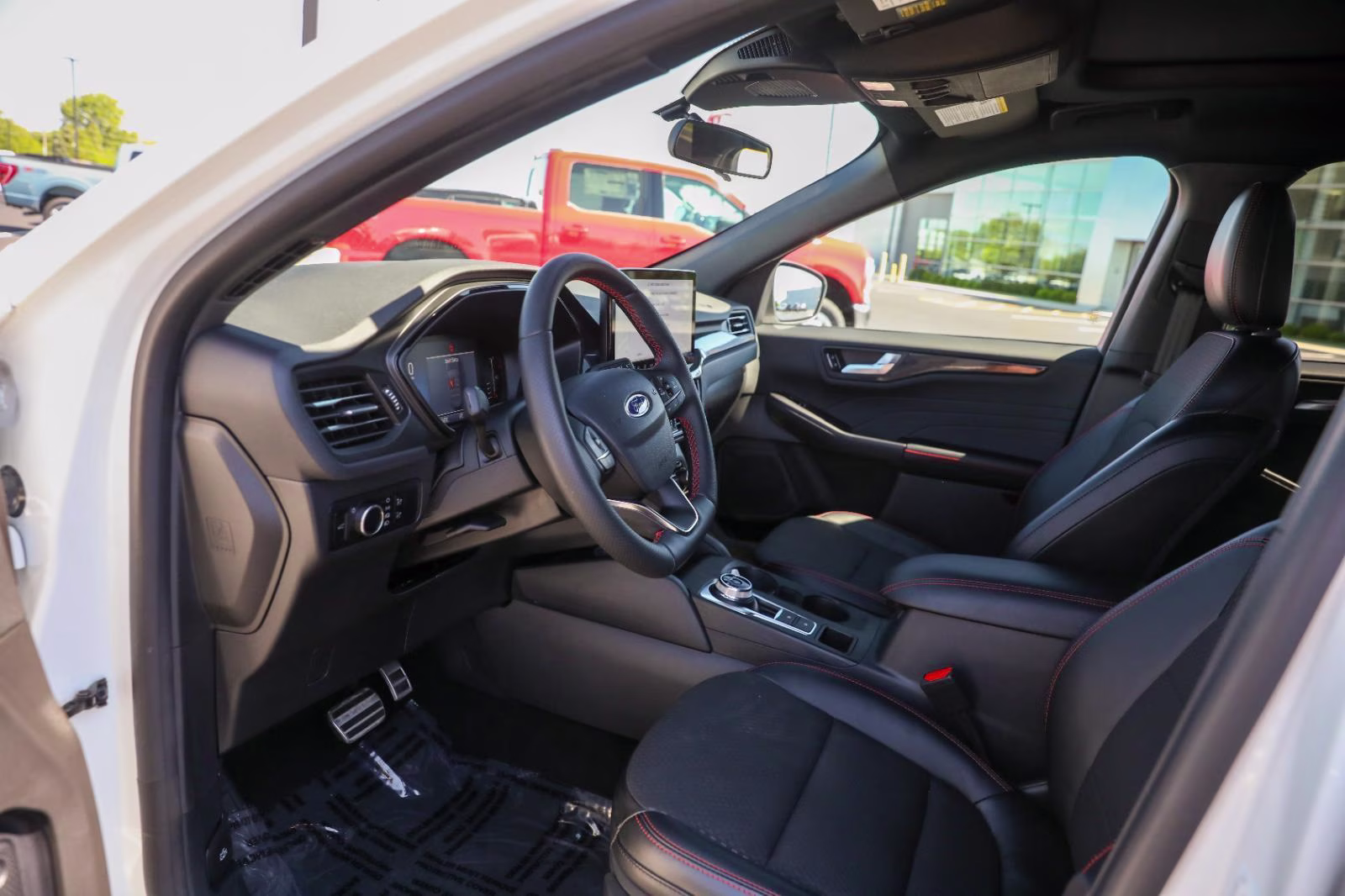 2024 Star White Metallic Tri-Coat Ford Escape ST-Line AWD SUV