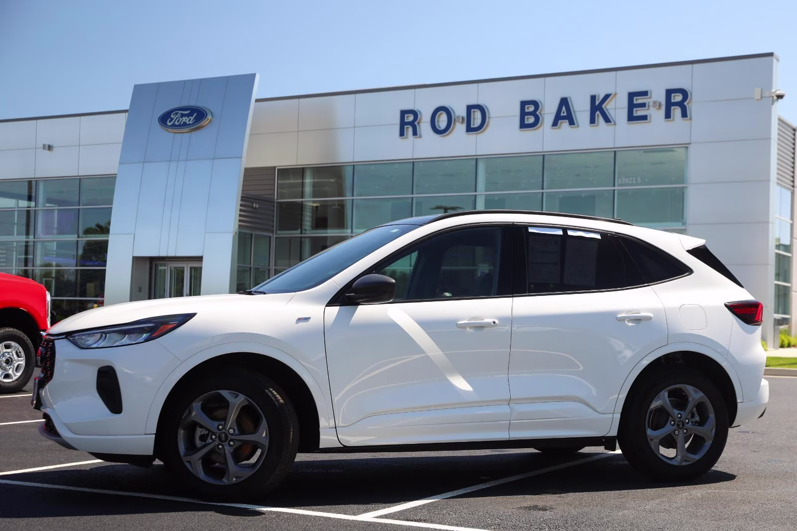 2024 Star White Metallic Tri-Coat Ford Escape ST-Line AWD SUV