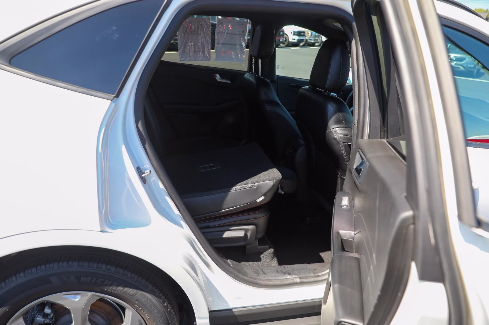 2024 Star White Metallic Tri-Coat Ford Escape ST-Line AWD SUV