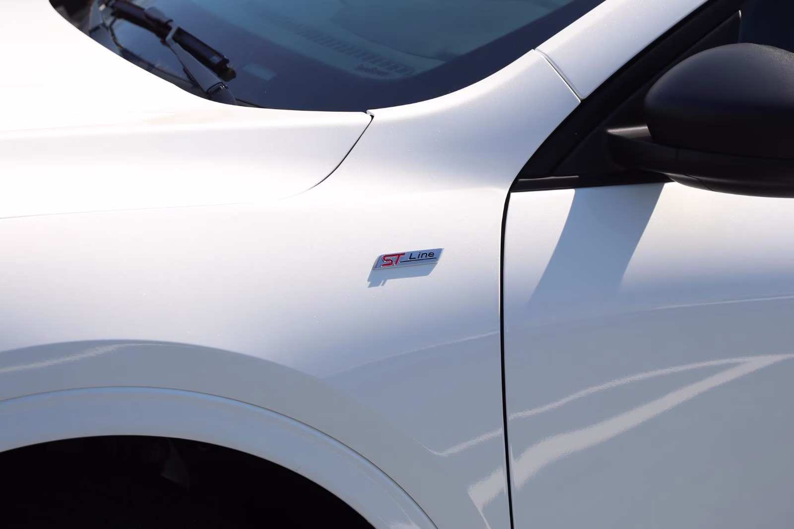 2024 Star White Metallic Tri-Coat Ford Escape ST-Line AWD SUV