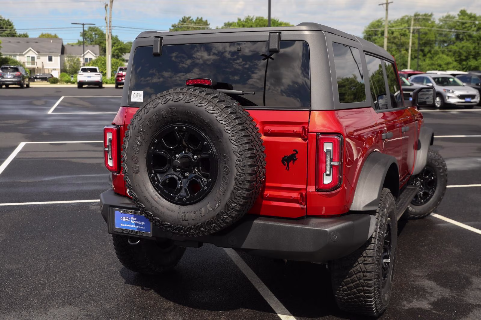 2024 Hot Pepper Red Metallic Tinted Clearcoat Ford Bronco Wildtrak 4X4 SUV