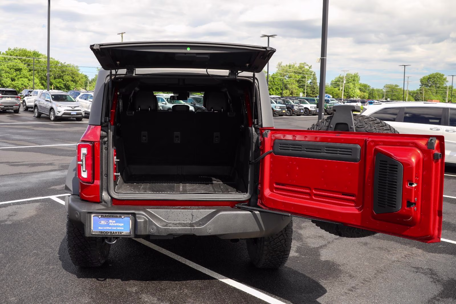 2024 Hot Pepper Red Metallic Tinted Clearcoat Ford Bronco Wildtrak 4X4 SUV