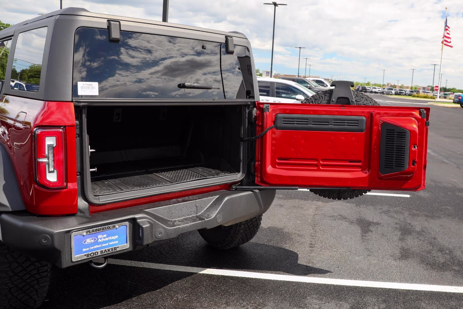 2024 Hot Pepper Red Metallic Tinted Clearcoat Ford Bronco Wildtrak 4X4 SUV