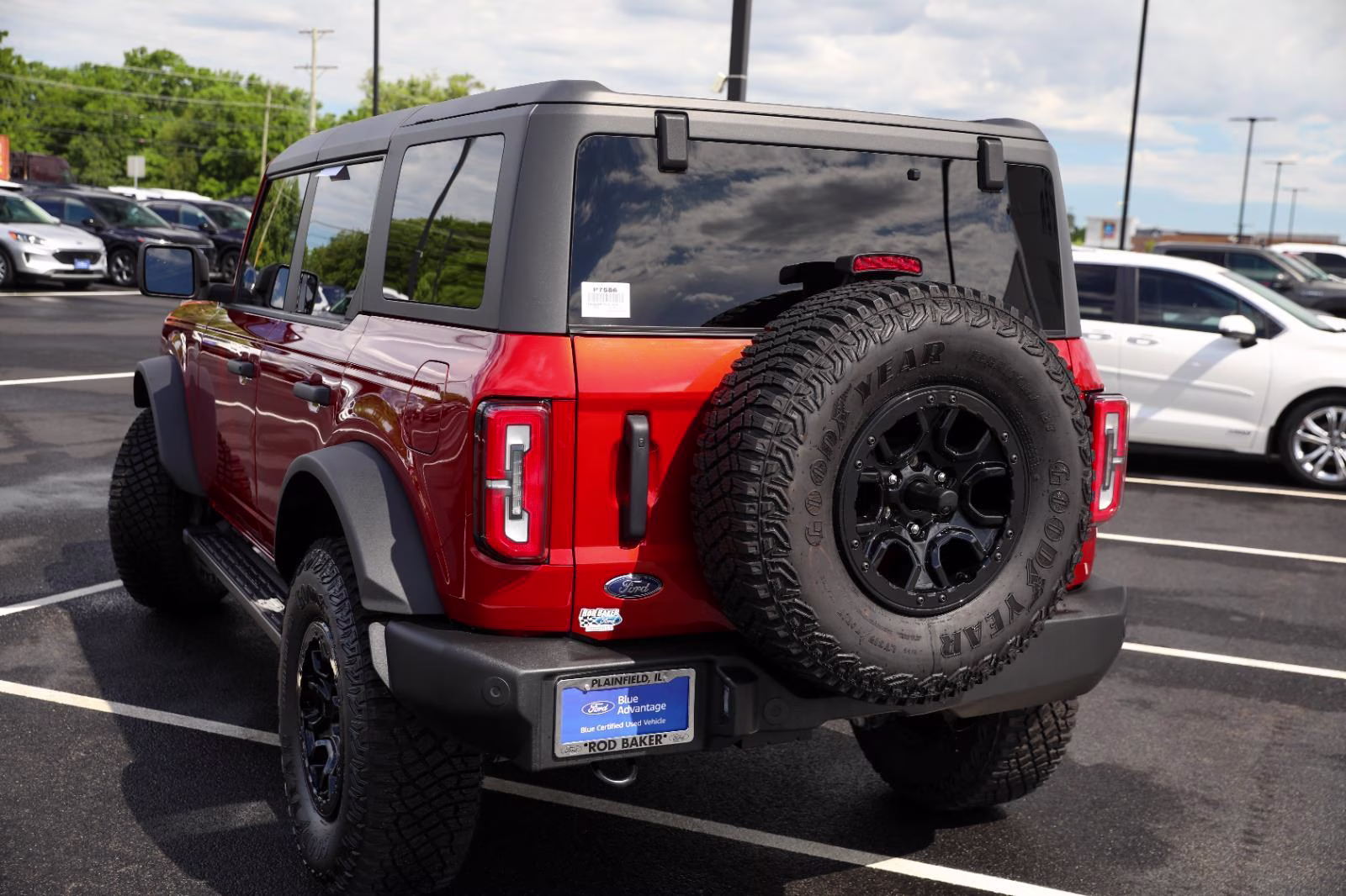 2024 Hot Pepper Red Metallic Tinted Clearcoat Ford Bronco Wildtrak 4X4 SUV